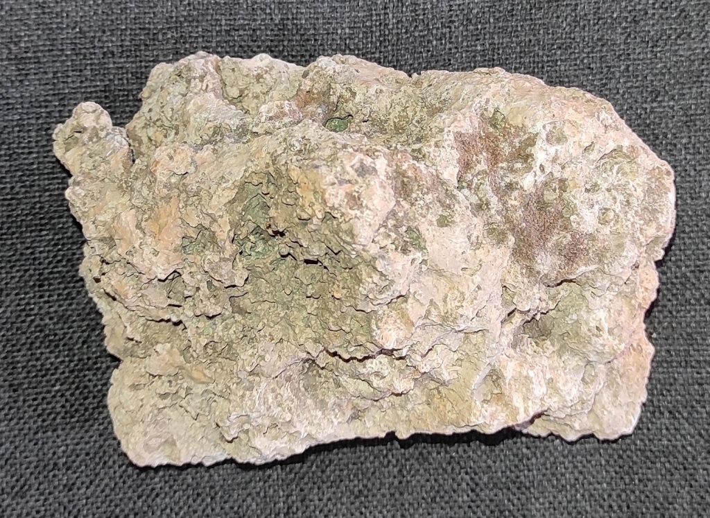 Фото 11 Плотный травертин.jpg