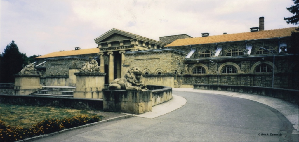 г. Ессентуки. Здание грязелечебницы им. Н.А. Семашко. Начало 2000-х гг. Фотография А.Б. Заморкина..JPG