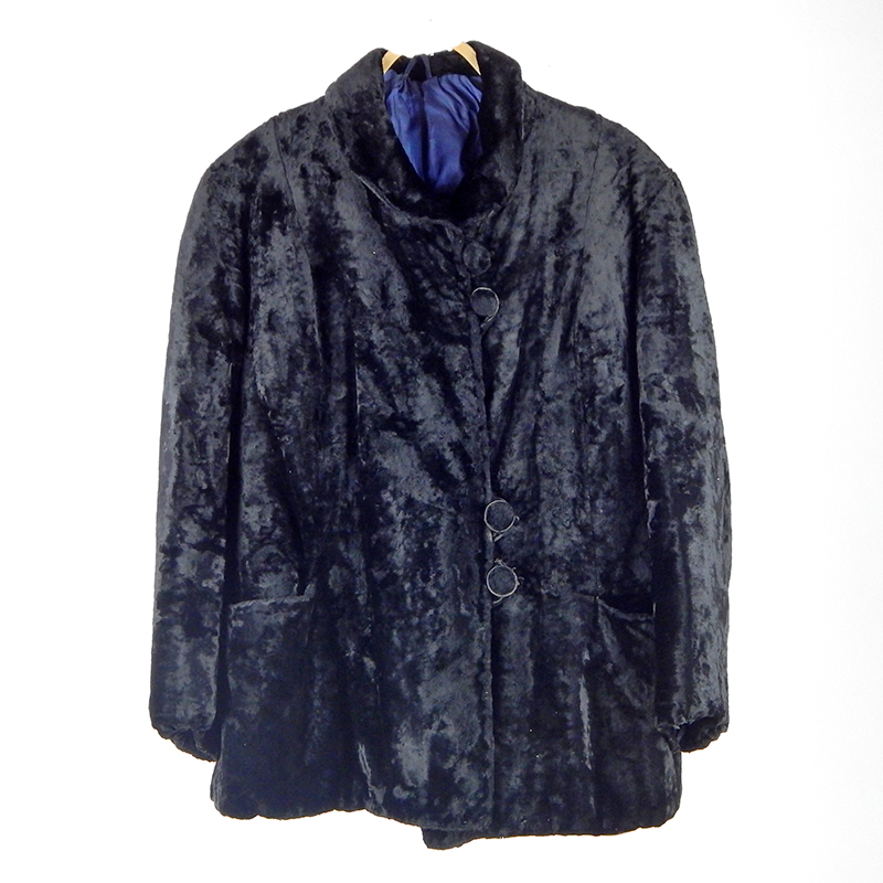 03 Жакет женский из черного плюша на синей подкладе. Принадлежала Бочаровой В.Ф. 1950-е гг. Из фондов Ставропольского музея-заповедника.jpg