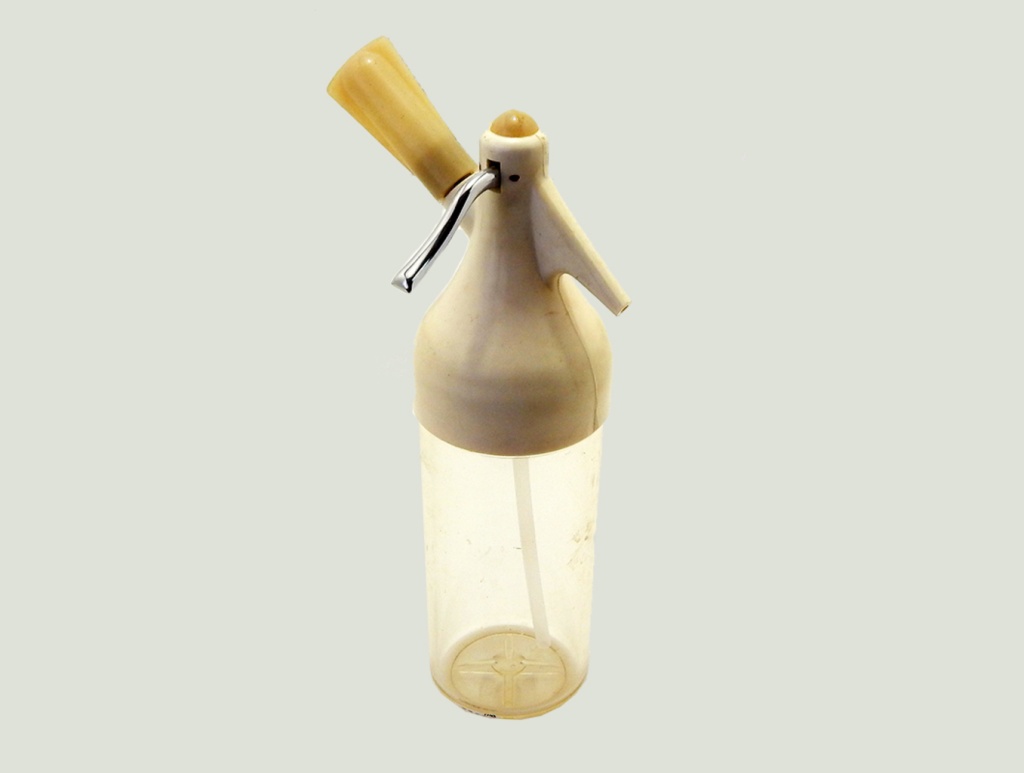 2. Сифон бытовой. СССР конец 1980-х гг. Из фондов Ставропольского государственного музея-заповедника..JPG