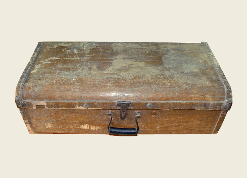 Чемодан из гнутой лакированной фанеры. Россия - СССР, первая треть ХХ в..jpeg