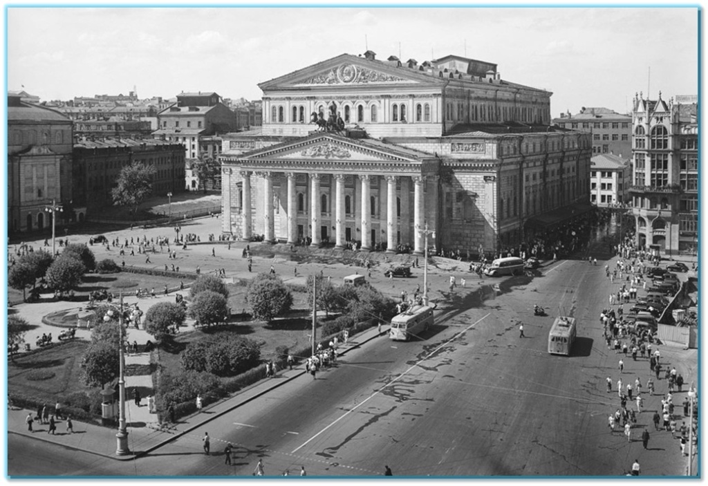 3. С 1924 по 1943 гг. Д.Д. Головин прослужил в труппе прославленного Государственного академического Большого театра.jpg