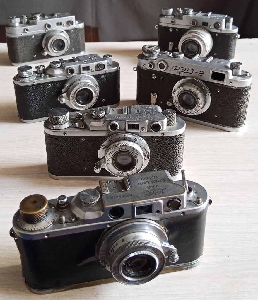 Leica и созданные по ее образцу советские фотоаппараты линеек ФЭД и Зоркий из фондов Ставропольского музея-заповедника.jpg