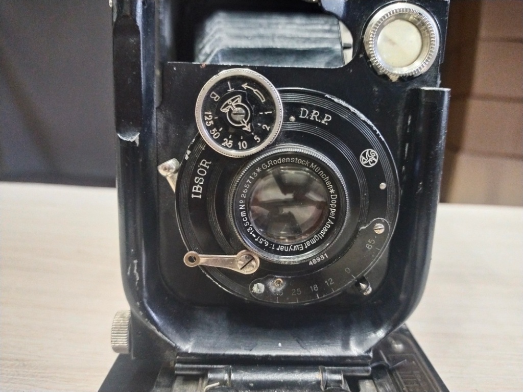 Модель начала 1930-х гг. с немецким затвором марки Ibsor.jpg