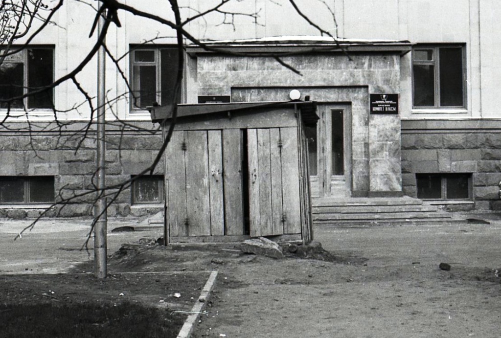 Деревянный туалет. Ставрополь. xx век. Фото М.П. Колесникова..jpg
