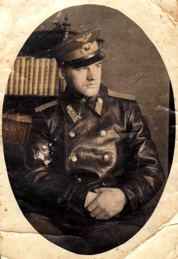 1. Александр Иванович Козлов (1920-2008).jpg