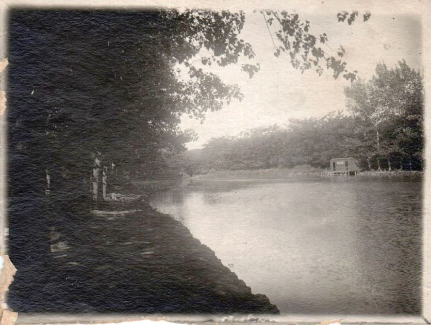 2. Сипягинский пруд. 1950-е гг. Из фондов Ставропольского музея-заповедника.jpg 2. Сипягинский пруд. 1950-е гг. Из фондов Ставропольского музея-заповедника.jpg