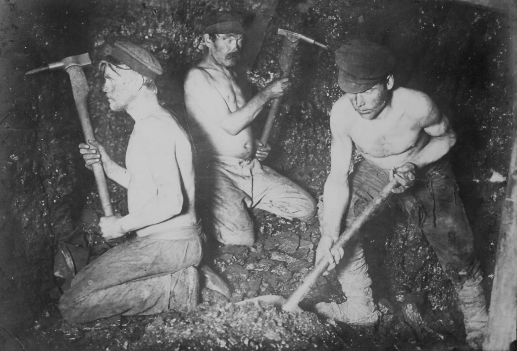 шахтеры 1910г..jpg