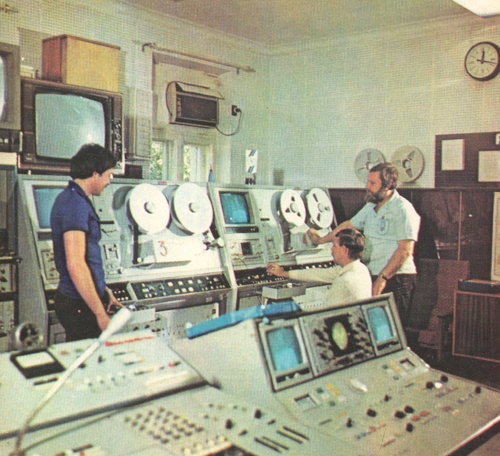 Аппаратная пятигорского телецентра с видеомагнитофоном Кадр-3ПМ. 1984 г..JPG