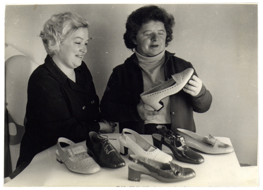 5. Модельеры-художники Пятигорской обувной фабрики. 1972 г..JPG