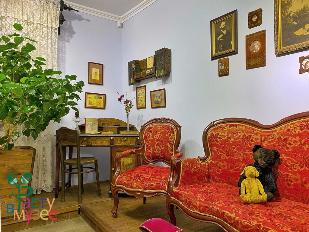 Экскурсия с мастер-классом «Подарок маме разноцветный»