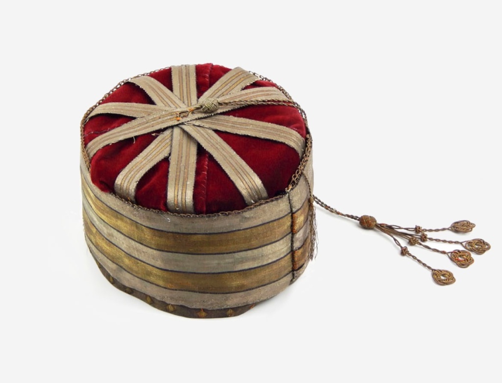 02а Шапочка женская национальная. Конец XIX начало XX вв.jpg