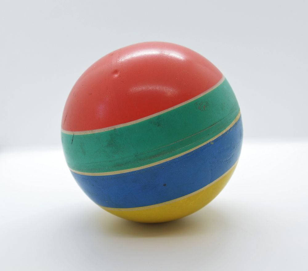 01 Мяч резиновый. СССР 1980-е гг. Муниципальное бюджетное учреждение культуры Старооскольский краеведческий музей.jpg