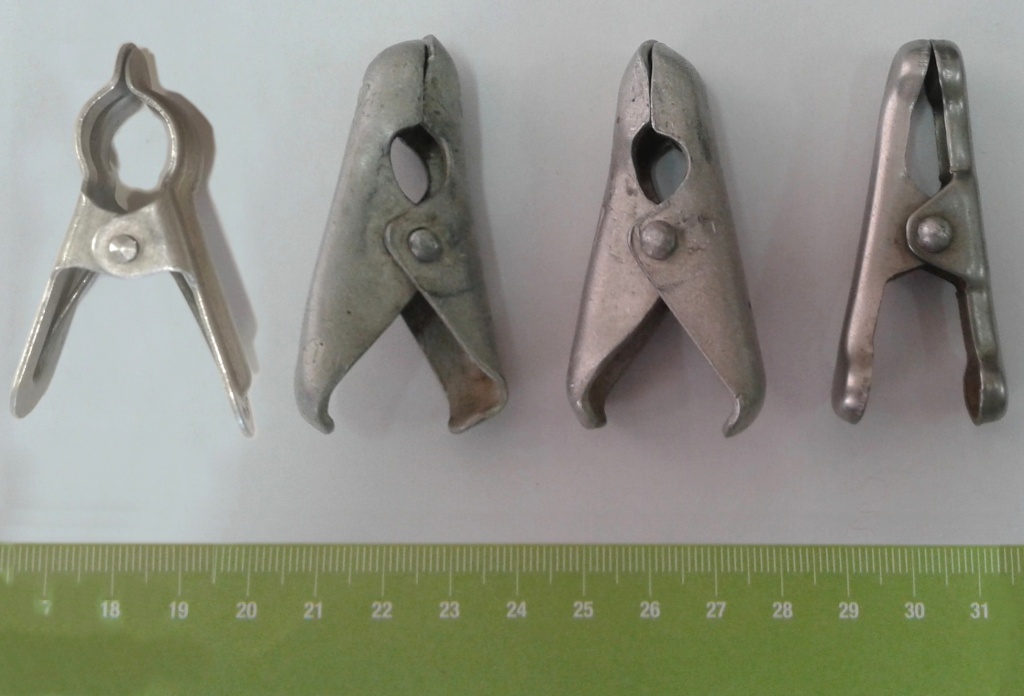 3. Металлические прищепки. 1950-е гг. 1. Из фондов Ставропольского музея-заповедника.jpg