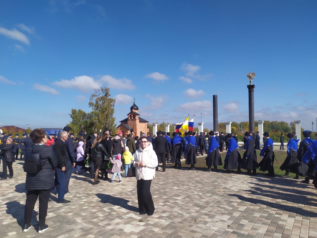 Открытие ландшафтно-скульптурной композиции в Михайловске