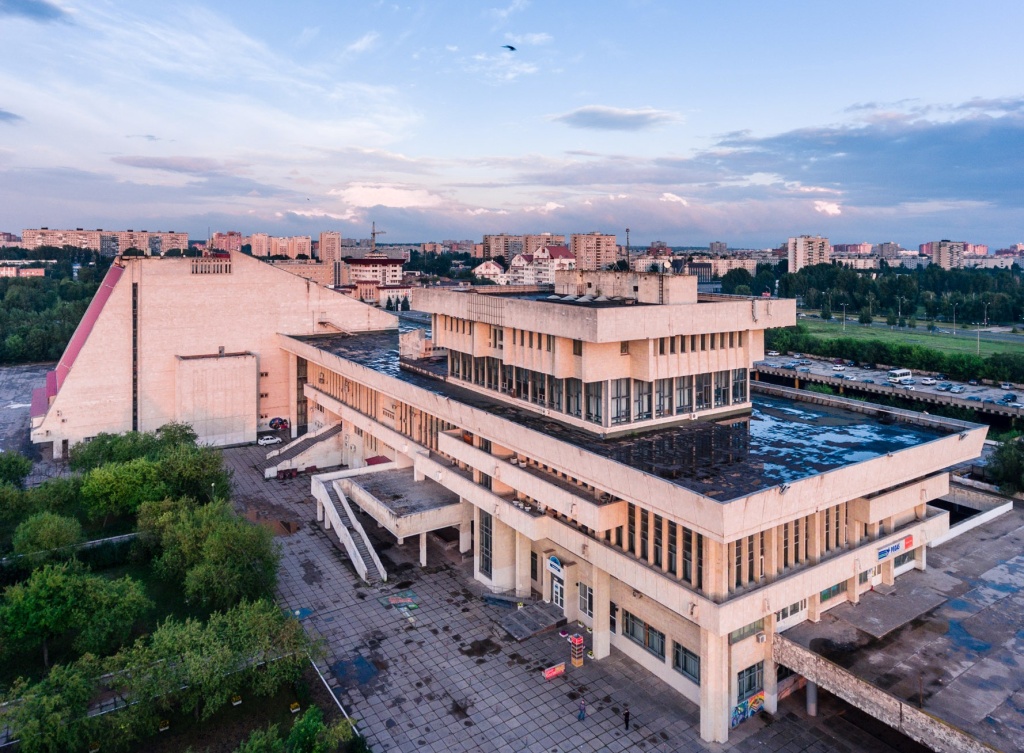 Дворец культуры искусства и техники Волжского автозавода. г. Тольятти. Источник goethe.de.jpg