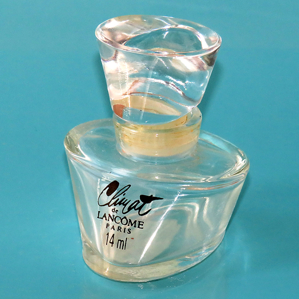 01а Флакон от французского парфюма Climat. Франция Париж фирма Lancome 1990-е гг. Из фондов Ставропольского музея-заповедника.jpeg