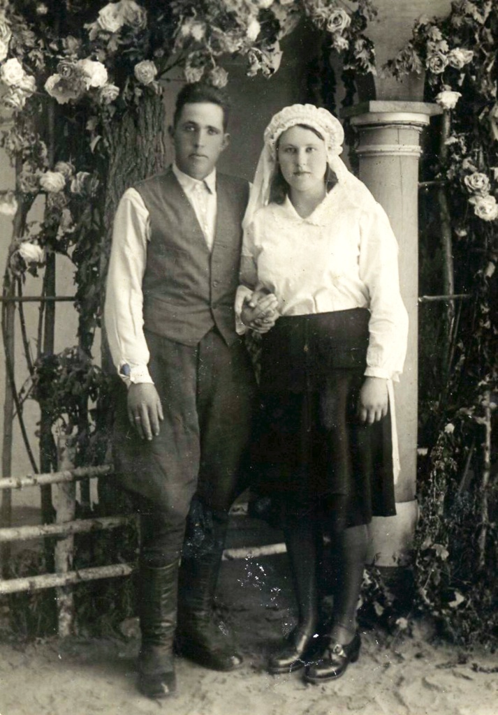 Свадьба середины 1950-х гг. Из фондов Ставроольского музея-заповедника.jpg