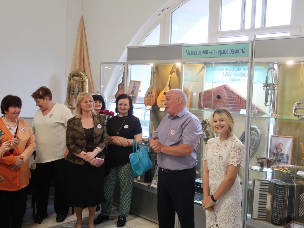 Л.В. Маловичко на откытии выставки Музыка звучит.jpg