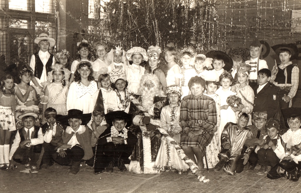 Встаньте, дети, встаньте в круг…