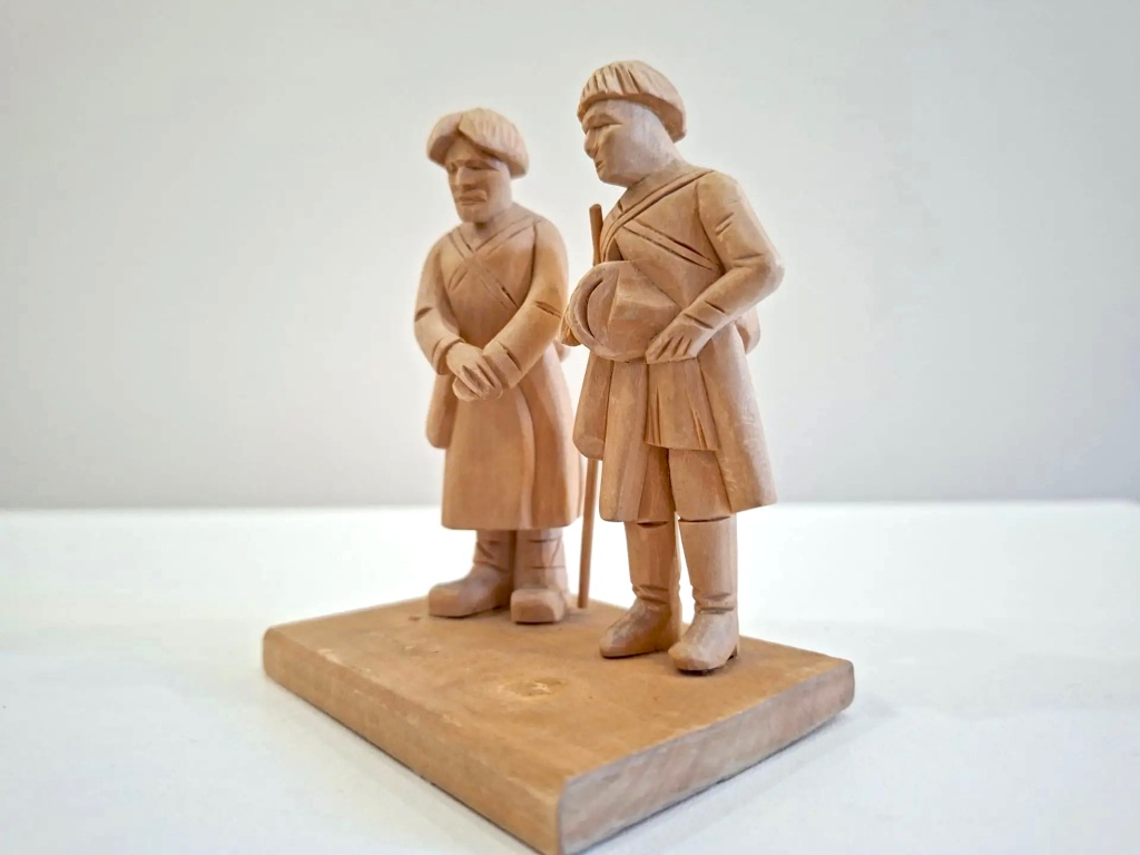 Богородская игрушка. Группа нищих. Игрушка резной работы. Начало ХХ в. Московская губерния. .jpg