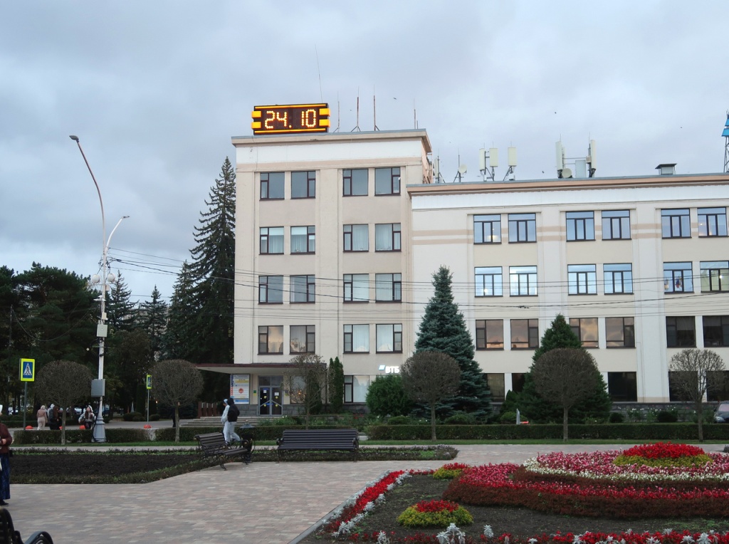 Часы на площади